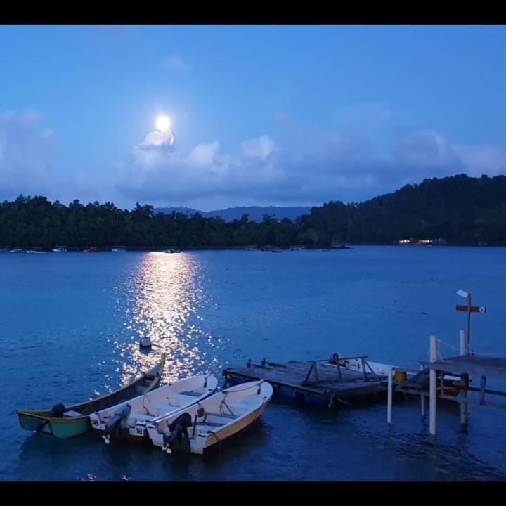 Olala Bungalows And Restaurant Sabang  Exterior foto